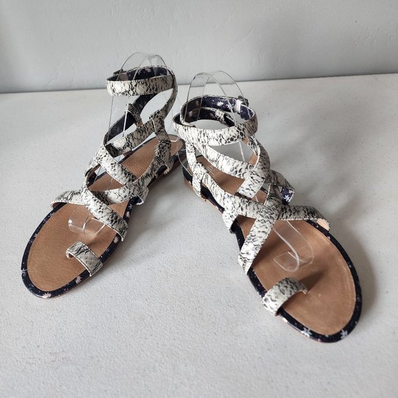 Cabi Sandals "NEW" - Picture 9 of 15